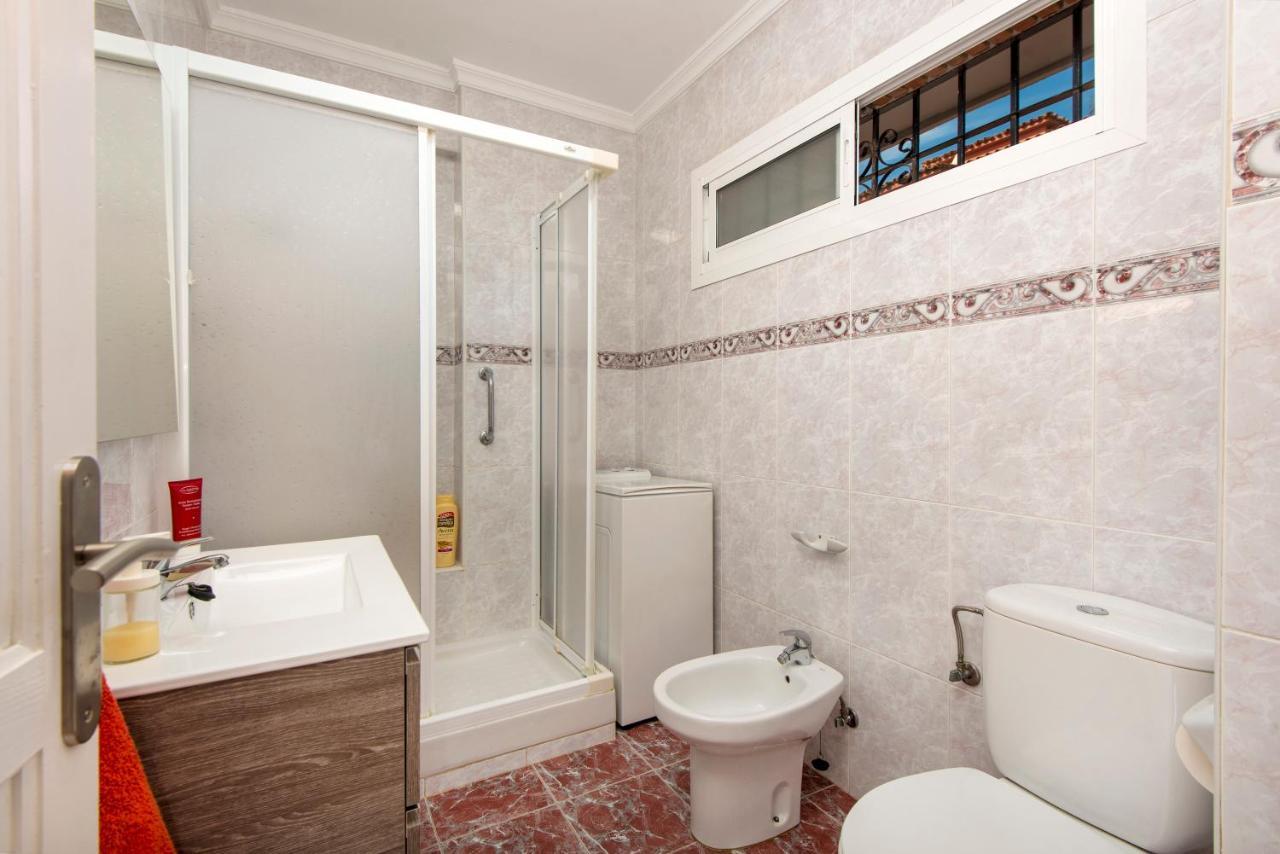 Apartamento Alef Apartment Torremolinos Bagian luar foto
